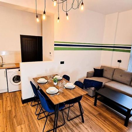 Ferienwohnung Beautiful Flat On Breck Road Liverpool Exterior foto