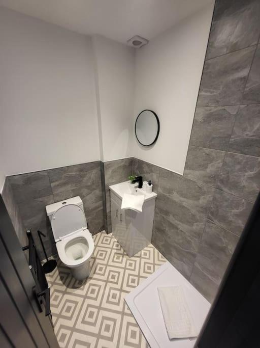Ferienwohnung Beautiful Flat On Breck Road Liverpool Exterior foto