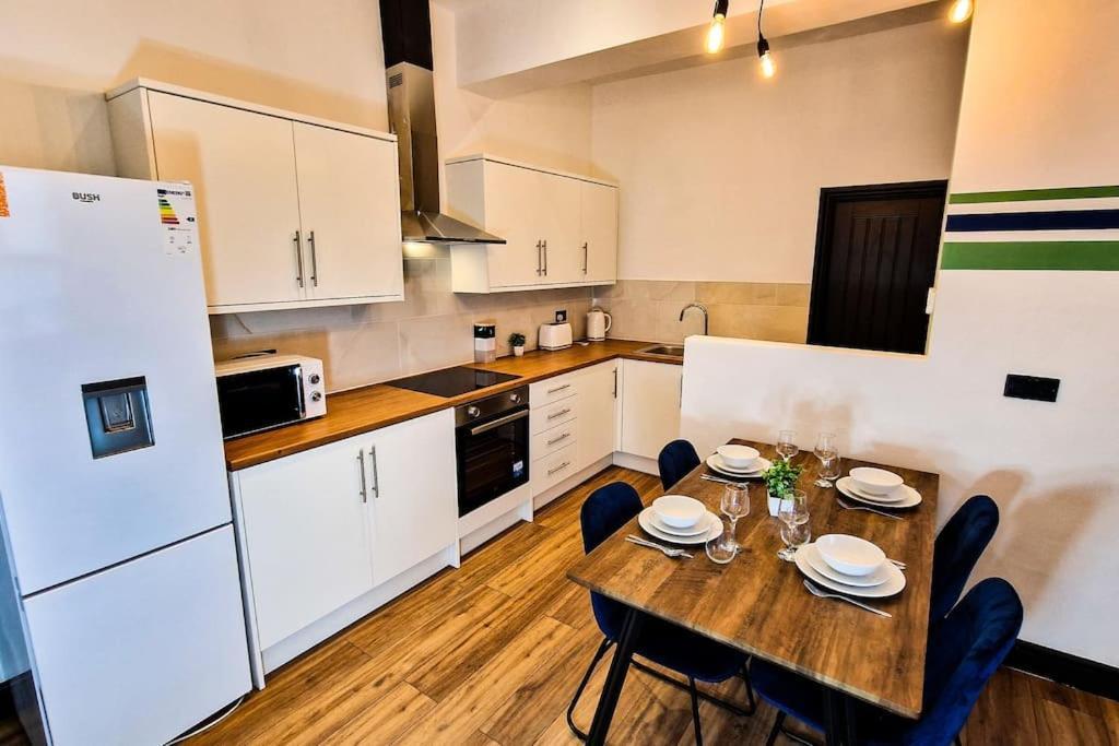 Ferienwohnung Beautiful Flat On Breck Road Liverpool Exterior foto